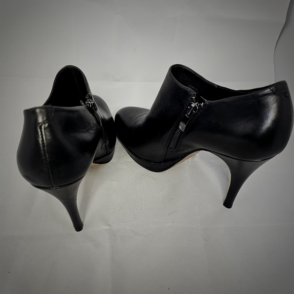 Vince Camuto Elvin Black Platform Booties - Picture 7 of 10